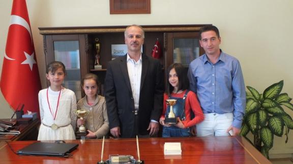 Karabağ 75. Yıl İlkokulu Satrançta Başarıya Doymuyor
